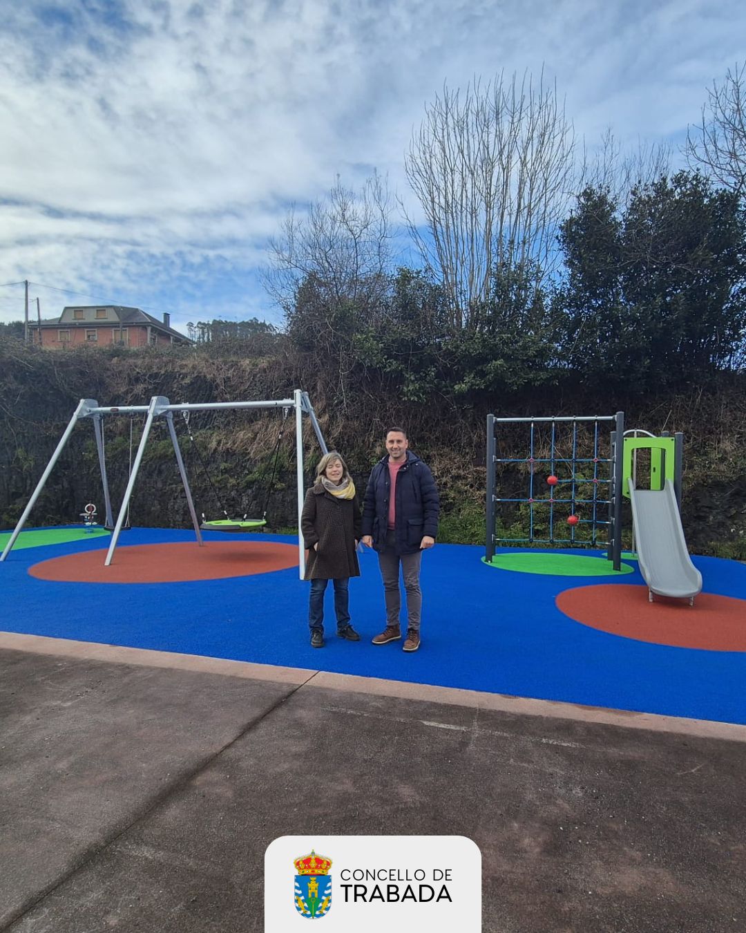 O Concello de Trabada remata as obras de renovación do parque infantil de Fórnea
