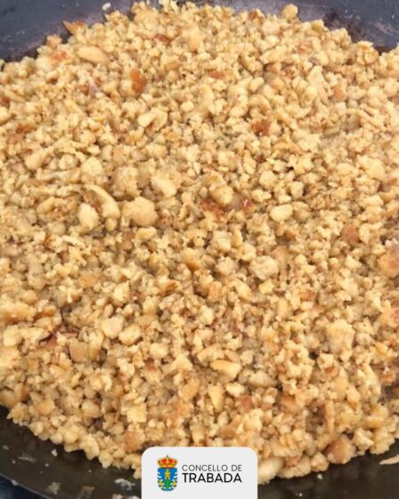 A enfariñada de Trabada regresa á Festa da Filloa de Muimenta como antesala do 3 de maio